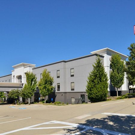 Hampton Inn Kansas City Northeast Exterior foto