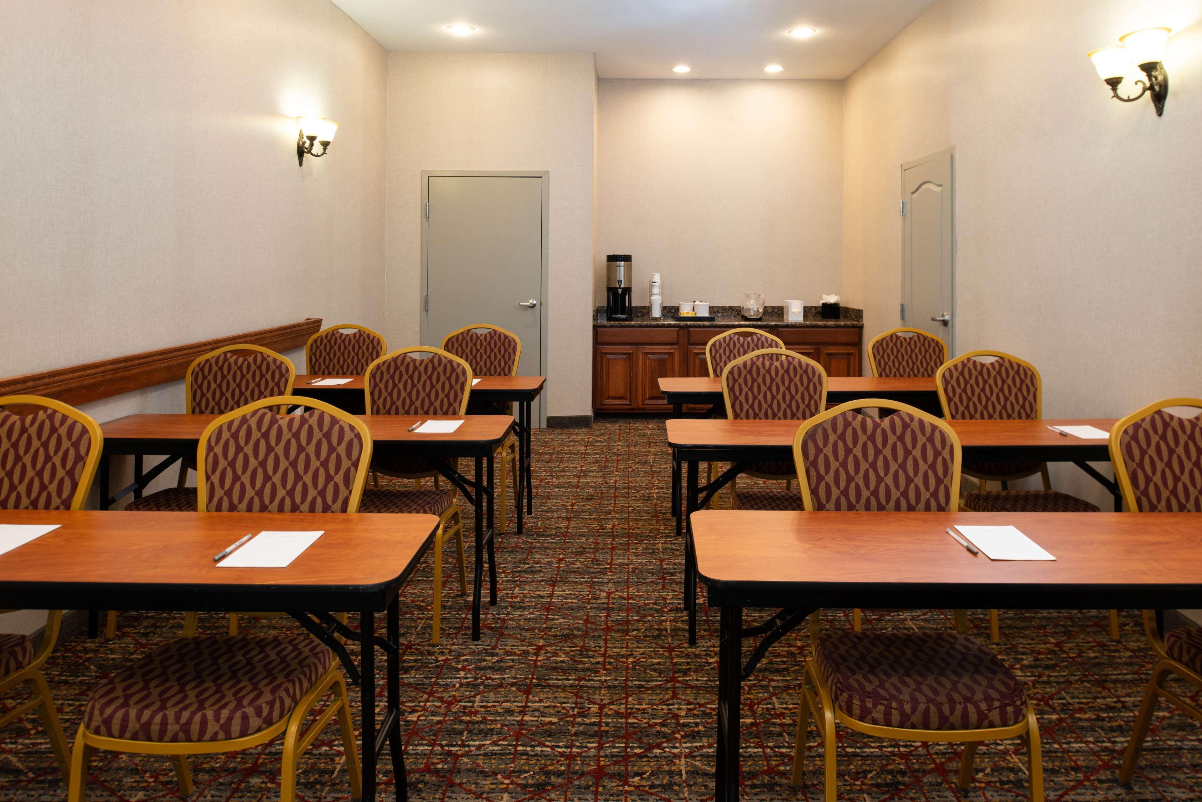 Hampton Inn Kansas City Northeast Exterior foto