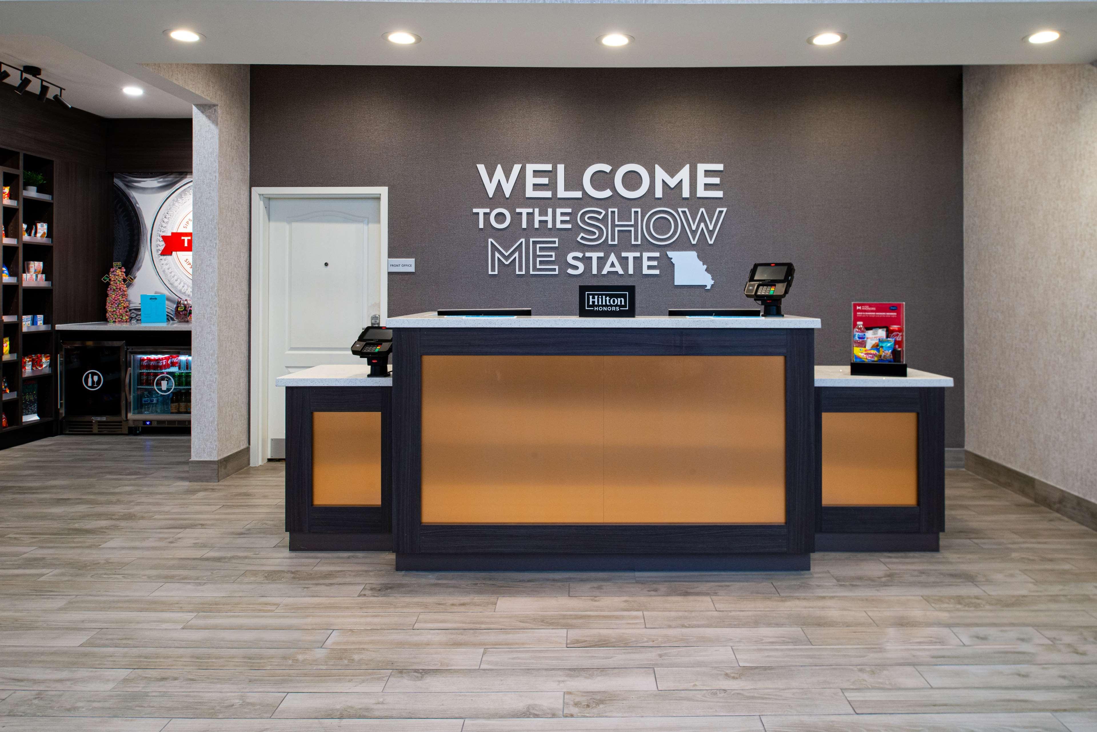 Hampton Inn Kansas City Northeast Exterior foto