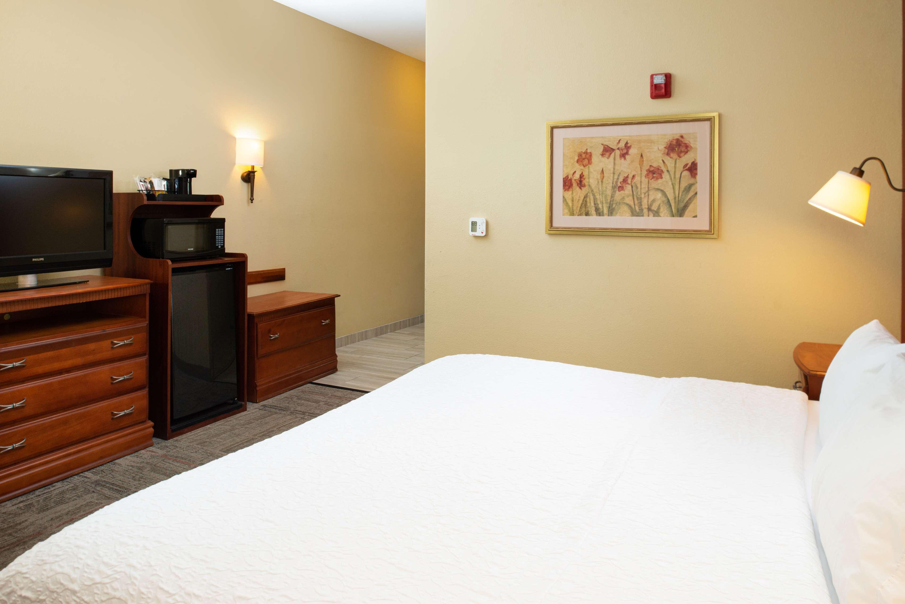 Hampton Inn Kansas City Northeast Exterior foto