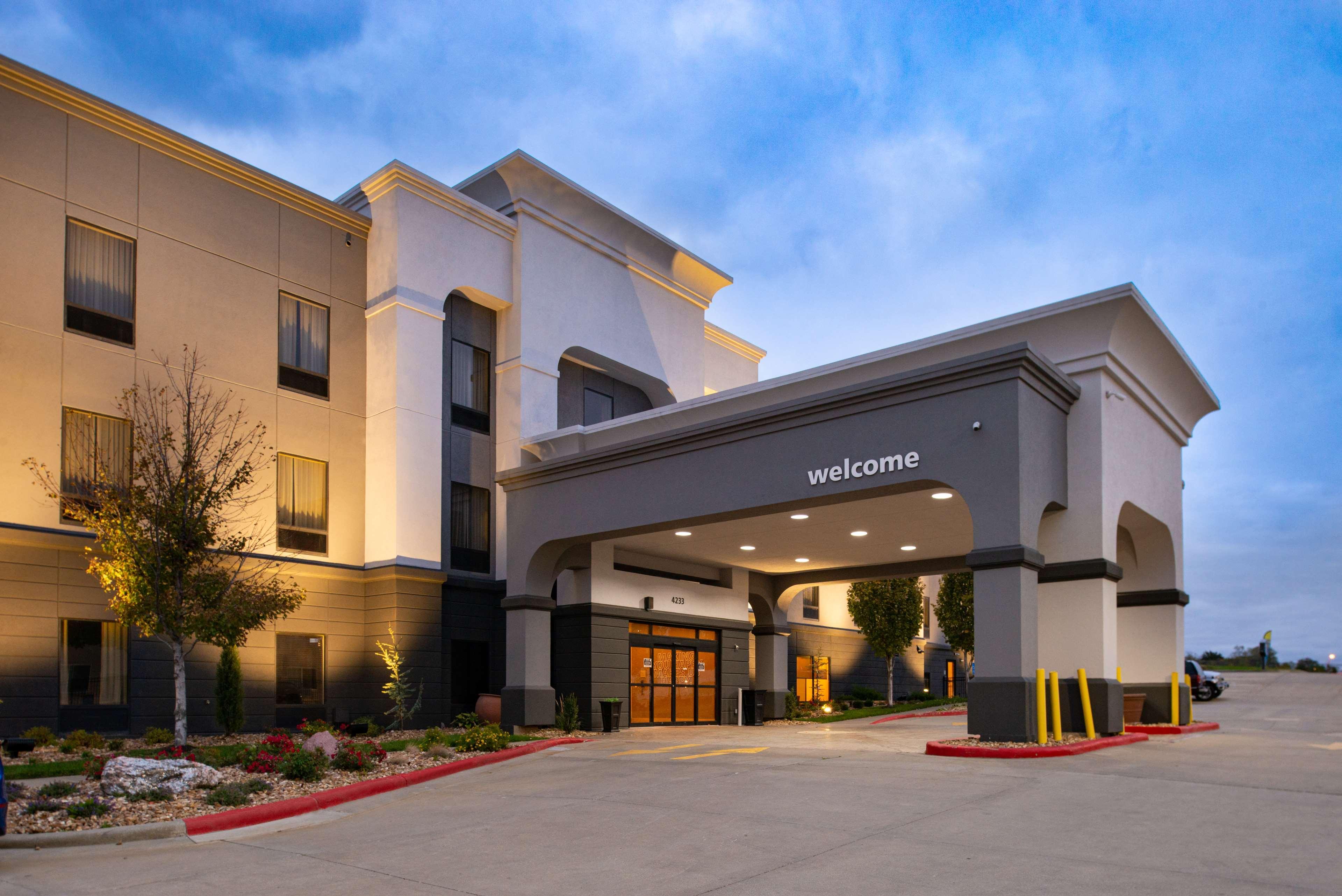 Hampton Inn Kansas City Northeast Exterior foto