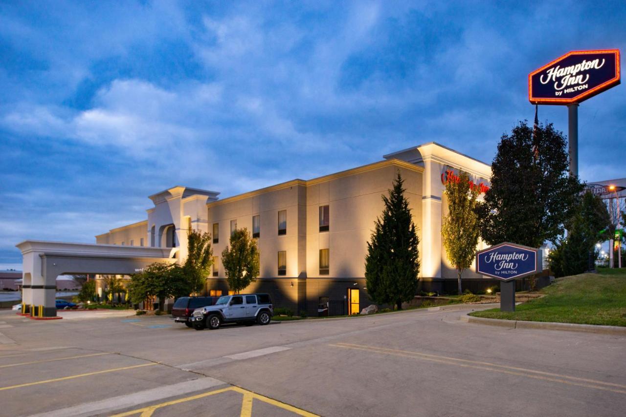 Hampton Inn Kansas City Northeast Exterior foto
