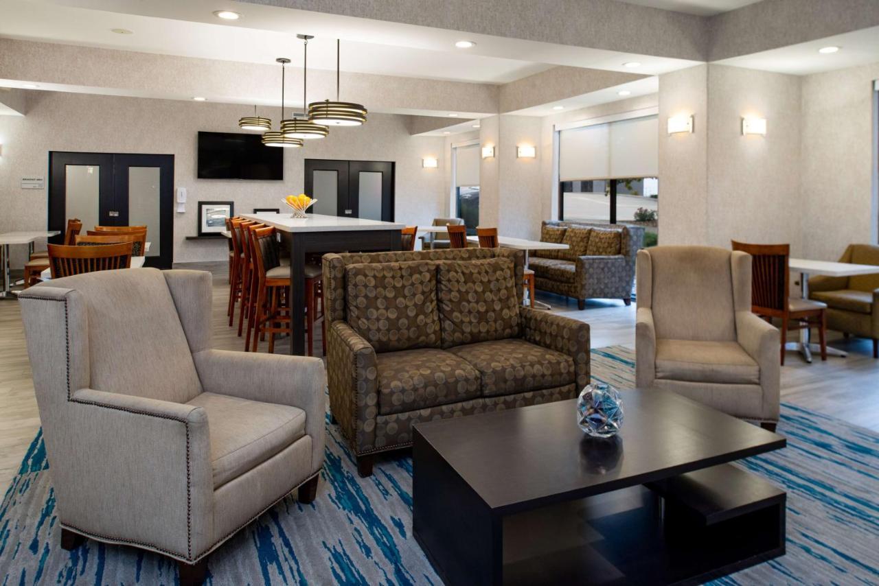 Hampton Inn Kansas City Northeast Exterior foto