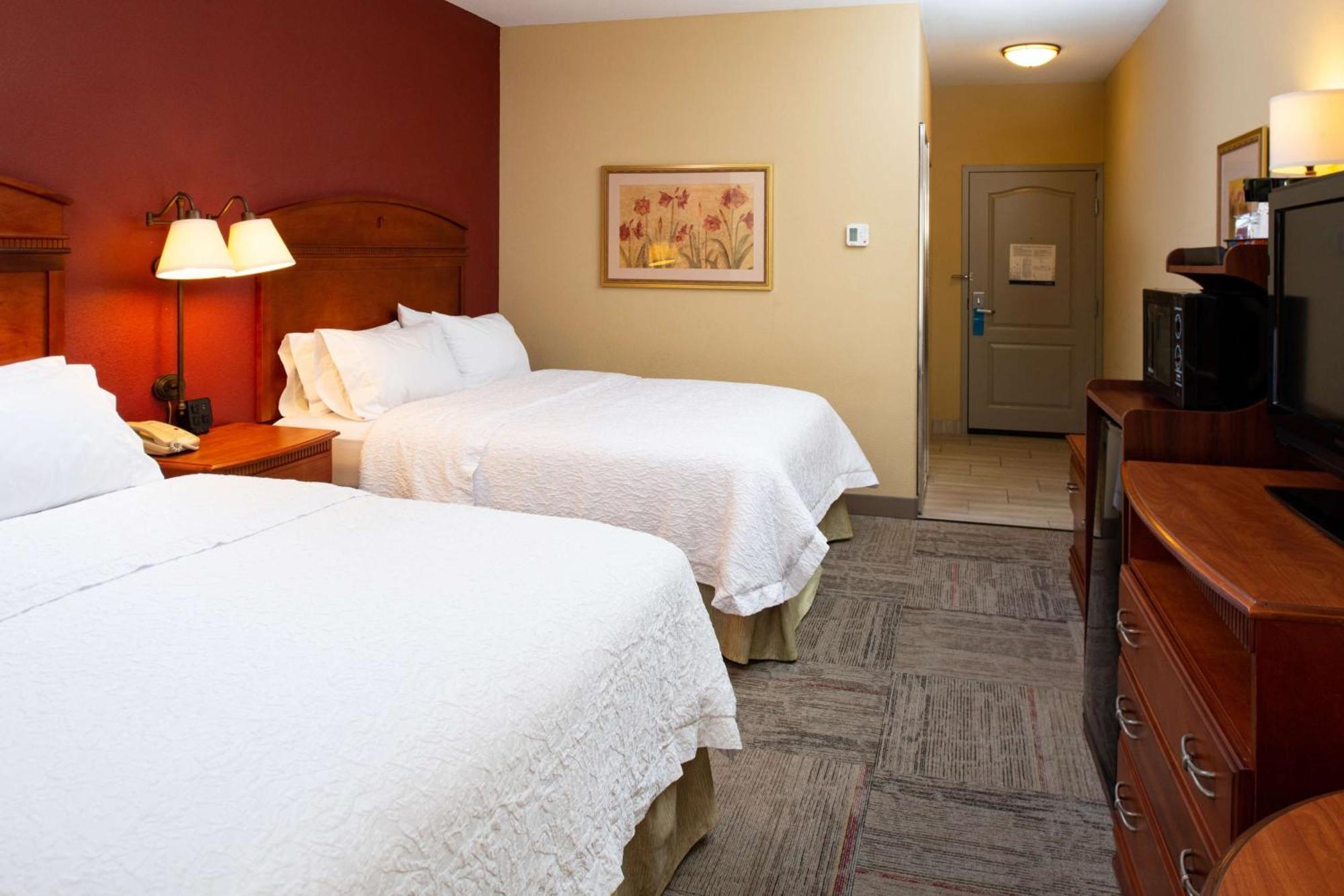 Hampton Inn Kansas City Northeast Exterior foto