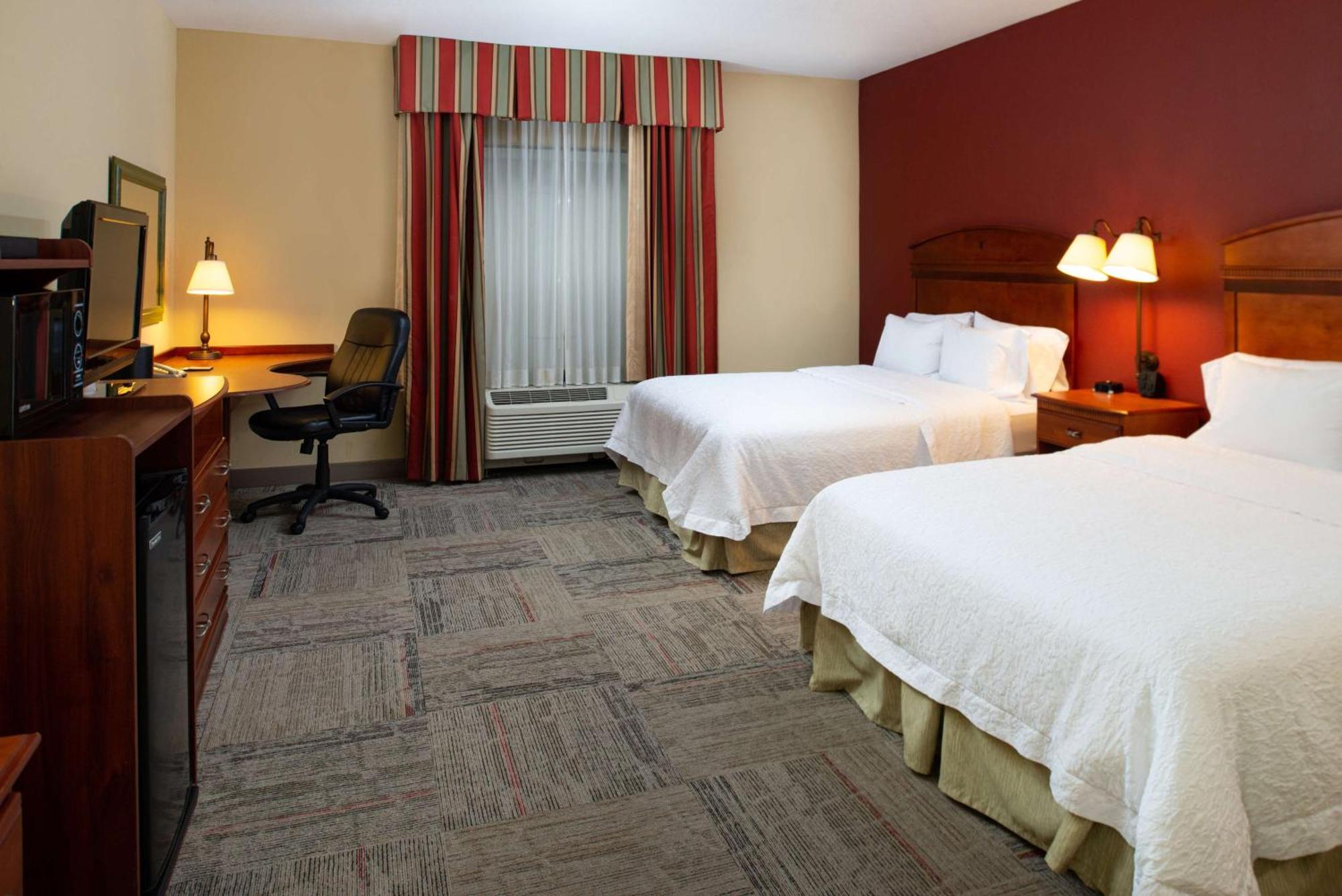 Hampton Inn Kansas City Northeast Exterior foto