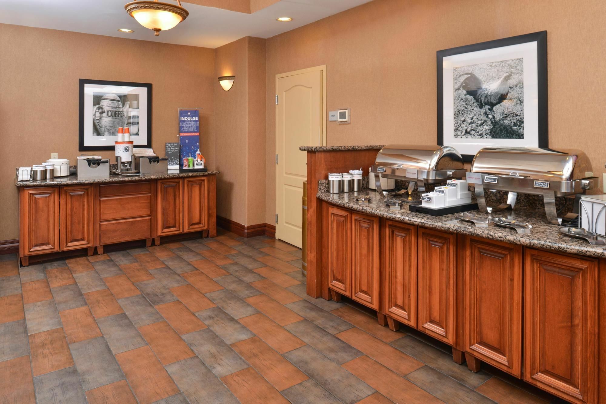 Hampton Inn Kansas City Northeast Exterior foto